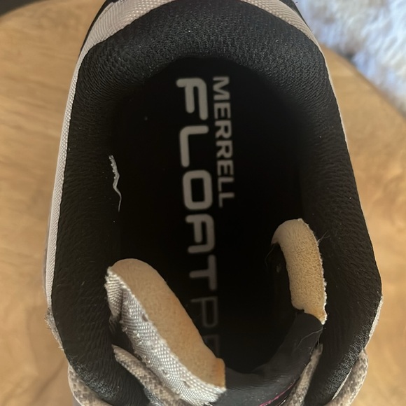 Women's Merrell Hiking Shoe - Picture 6 of 11